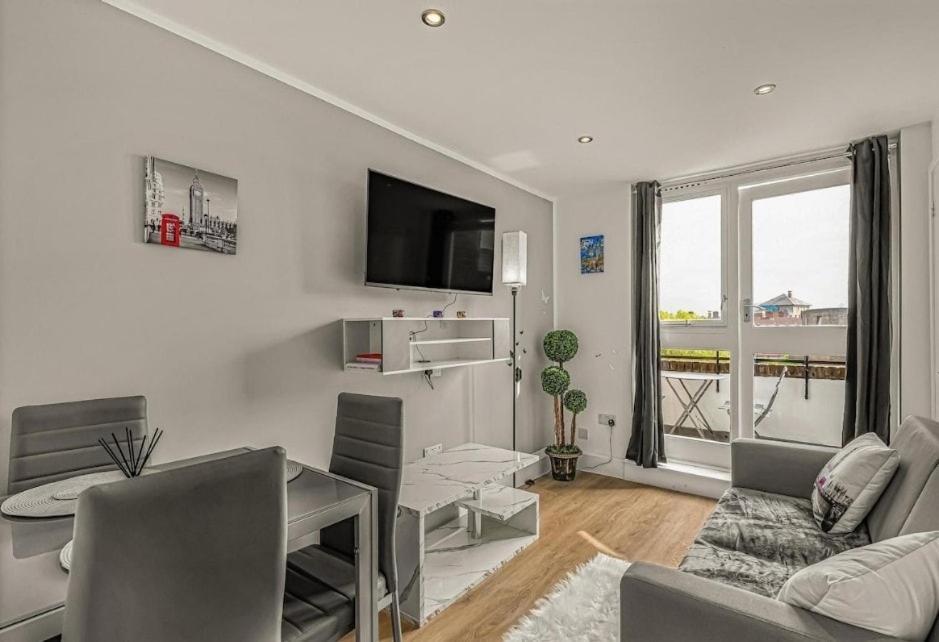 Amazing Marina-Overlooking 1Bed London Bagian luar foto