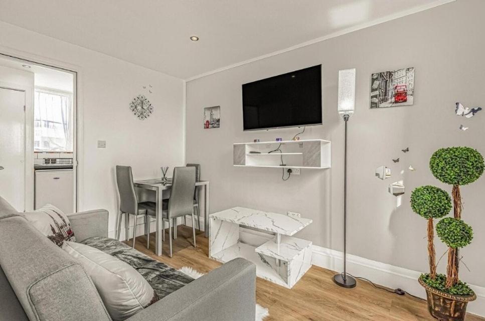 Amazing Marina-Overlooking 1Bed London Bagian luar foto